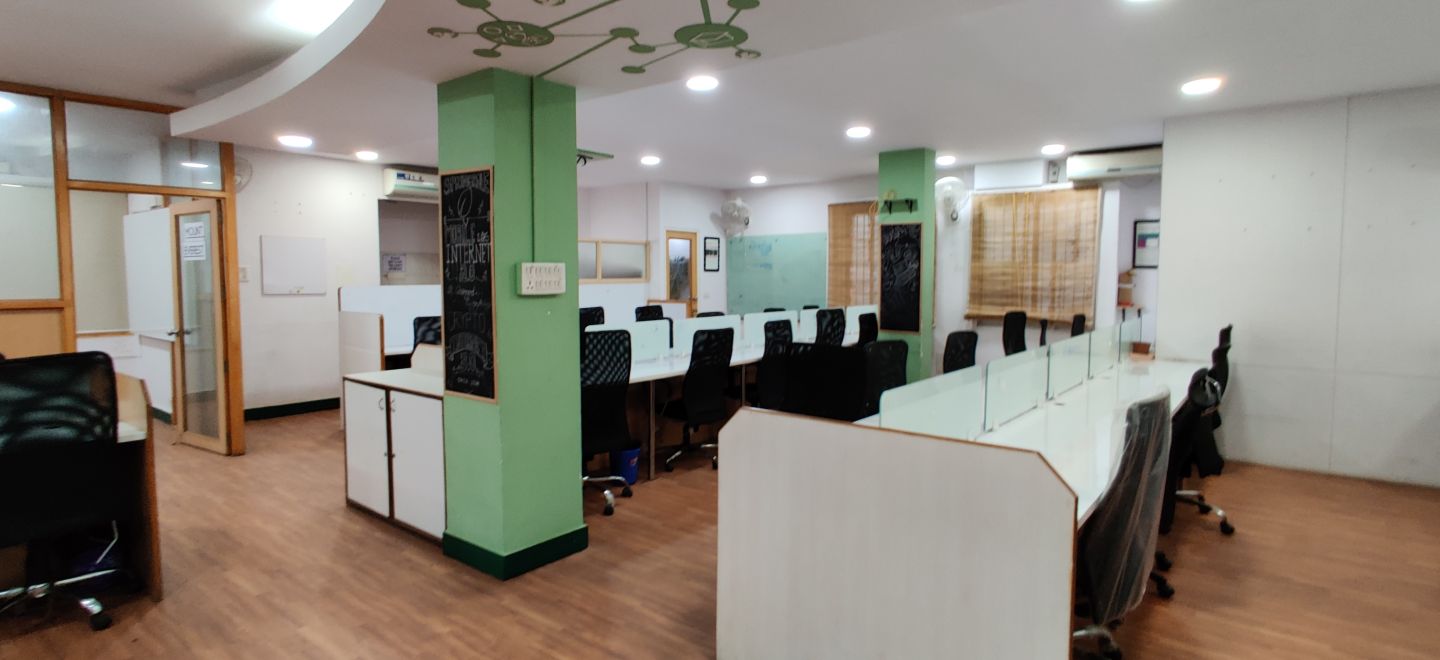 2350 Sqft Plug and Play Office In Cunningham Road, Bangalore